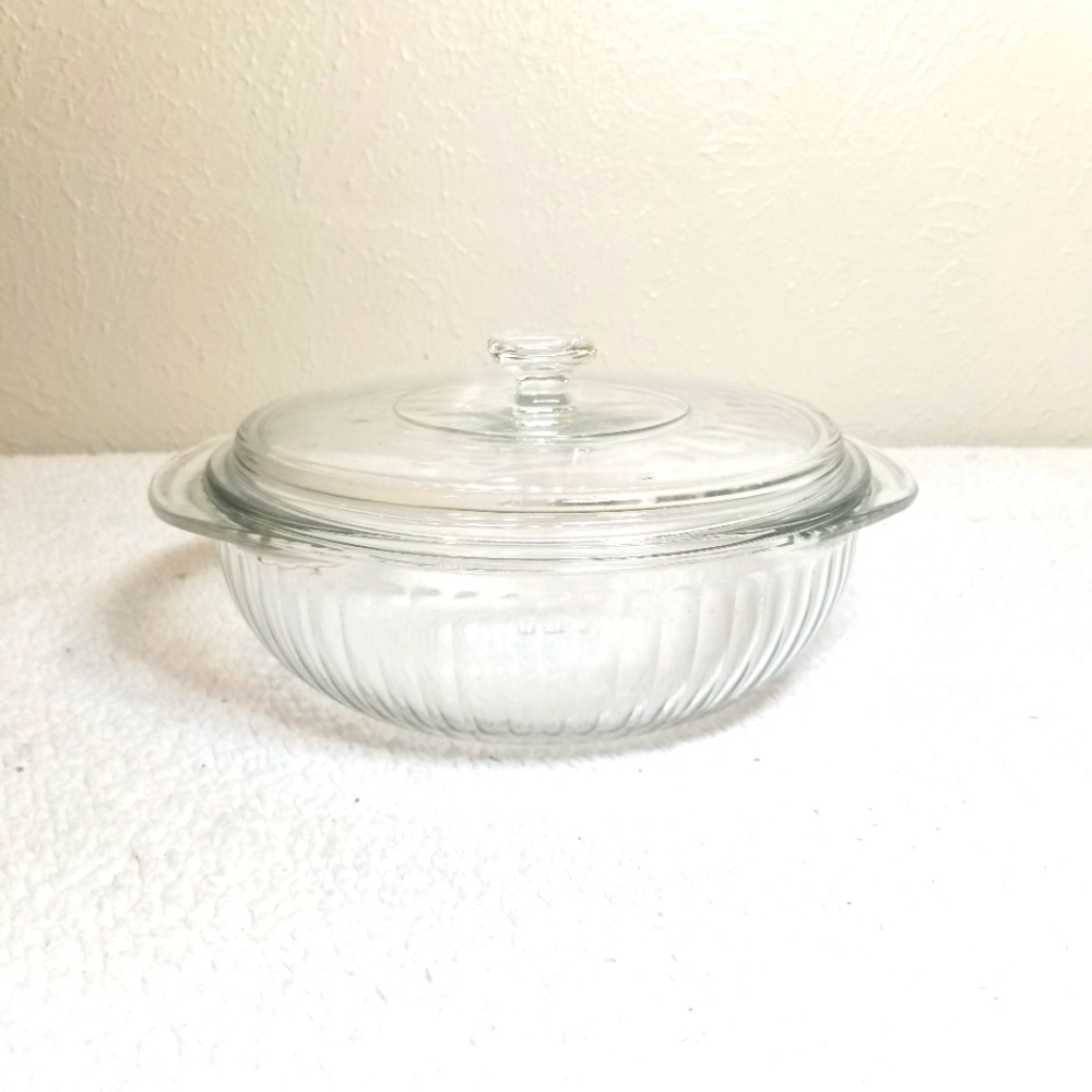 Vintage Pyrex ribbed covered casserole glass 2 Quart